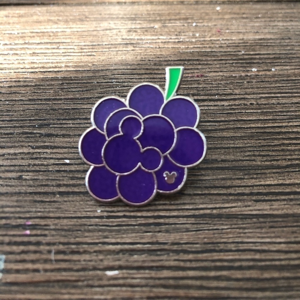 Disney Official Trading Pin: Hidden Mickey: Bunch of Grapes